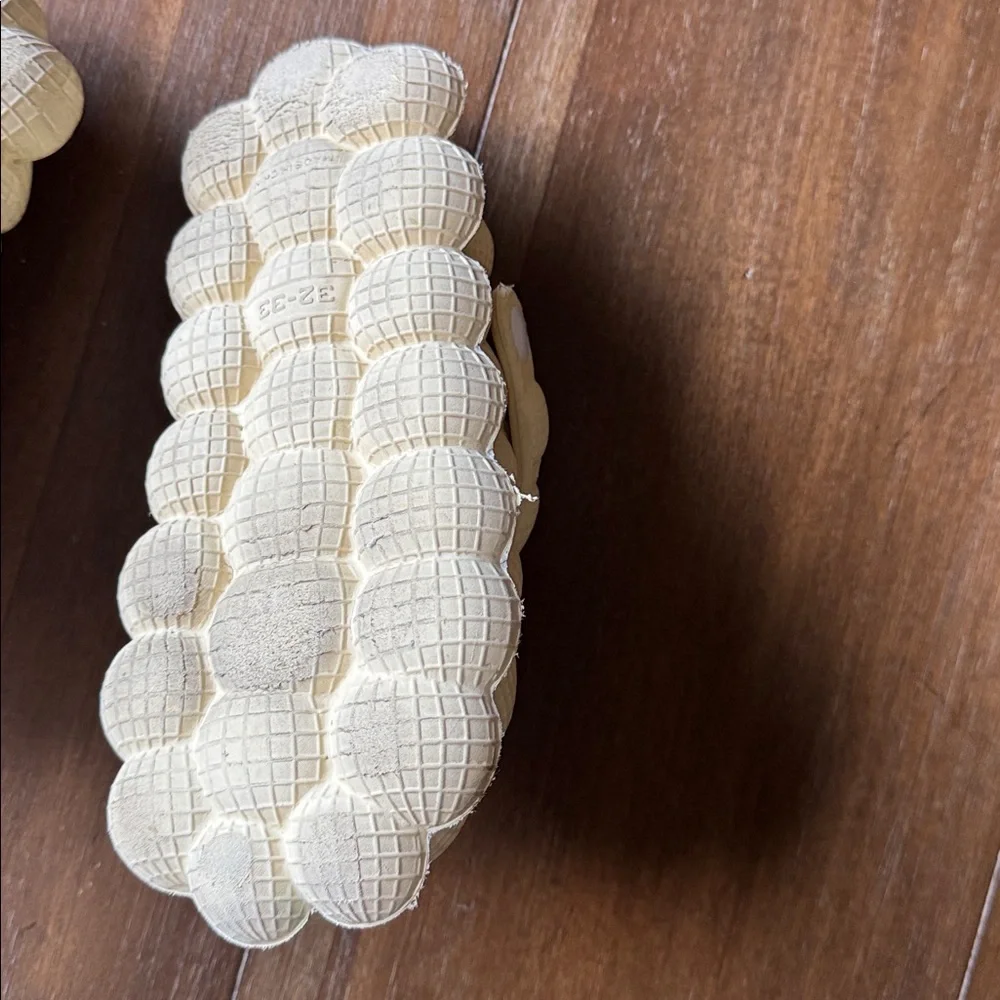 Size 2/3 clog slippers slides croc like